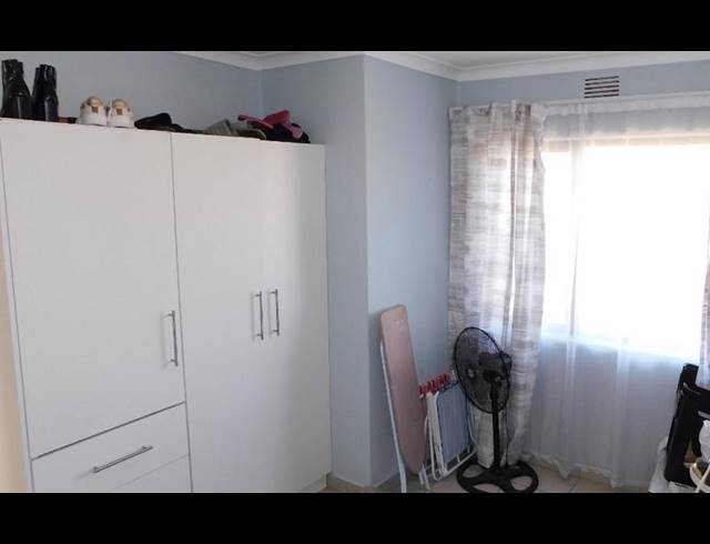 2 BEDROOM APARTMENT FOR SALE IN NEWLANDS EAST